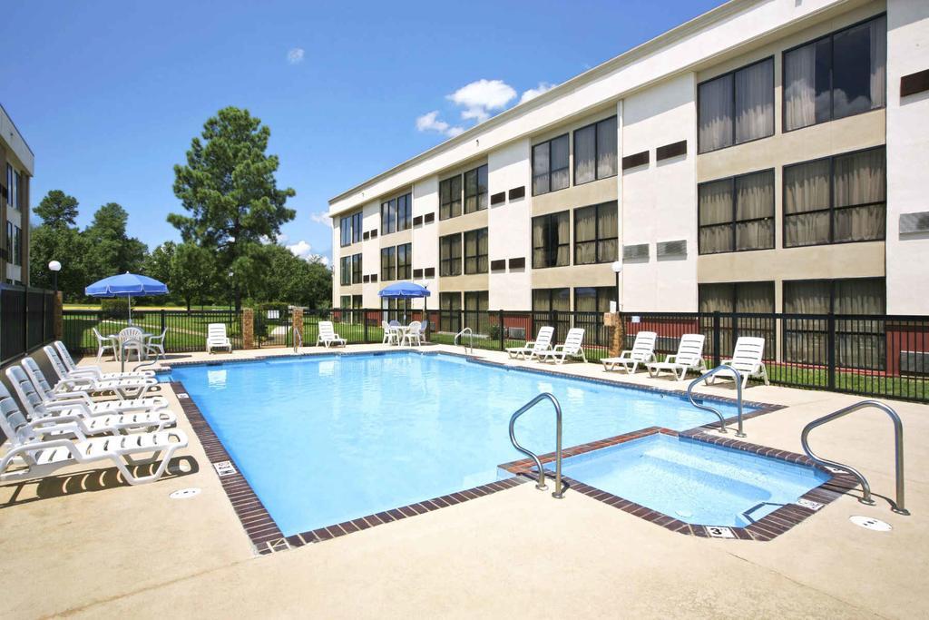 Quality Inn テクサーカナ エクステリア 写真
